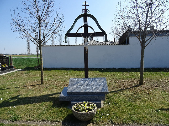 Bocksdorf, Gedenkstätte am Friedhof