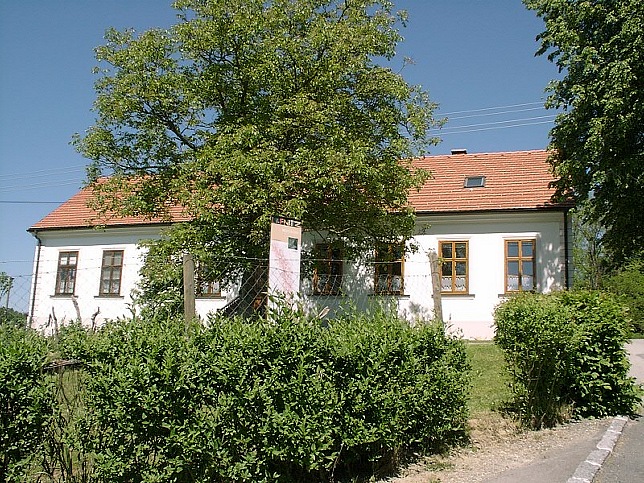 Buchschachen, Leben im Dorf