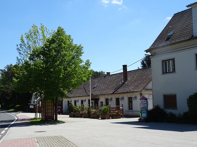 Burgauberg, Gasthaus Trummer