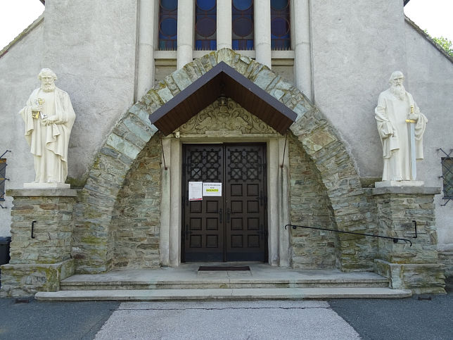Deutsch Schtzen, Pfarrkirche Mari Namen
