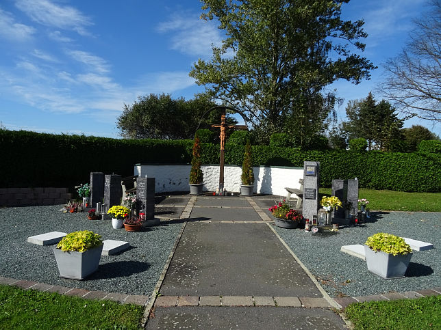 Dobersdorf, Friedhofskreuz