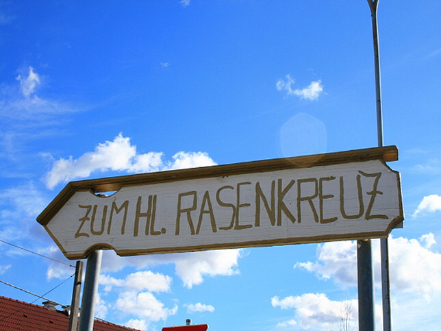 Eisenberg an der Raab, Rasenkreuz