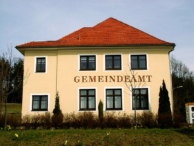Hackerberg, Gemeindeamt