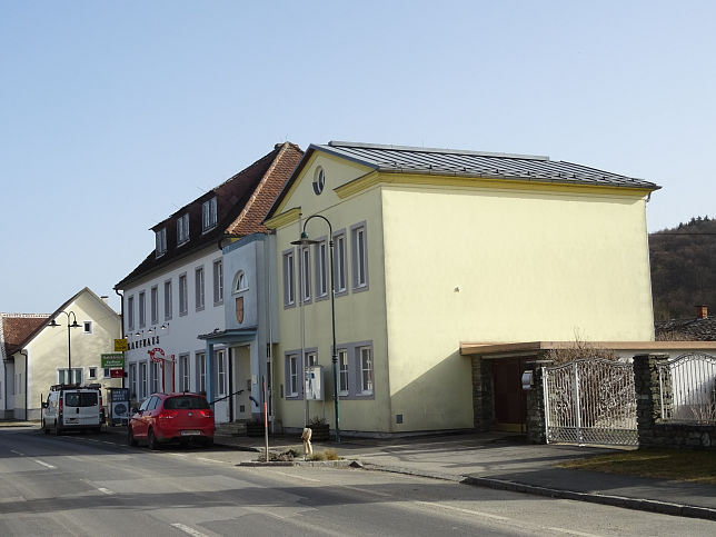 Hannersdorf, Gemeindeamt und Kaufhaus