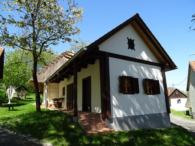 Heiligenbrunn, Weinkeller