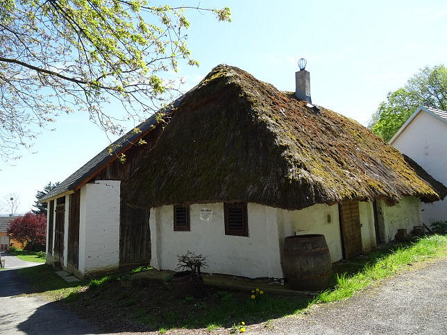 Heiligenbrunn, Weinkeller