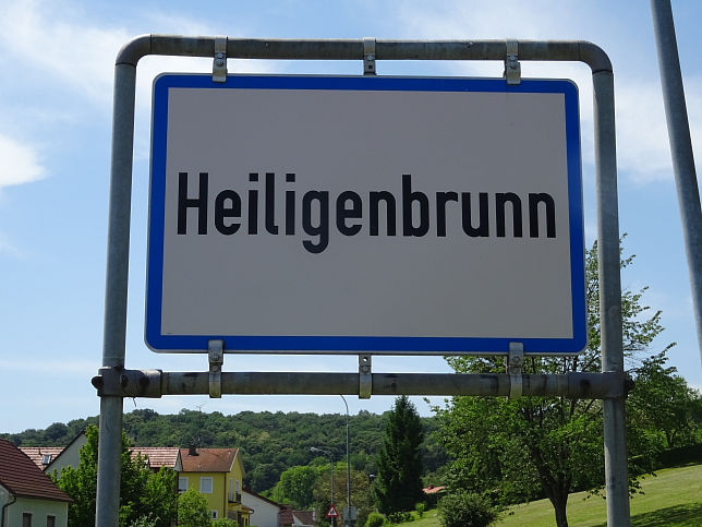 Heiligenbrunn, Ortstafel