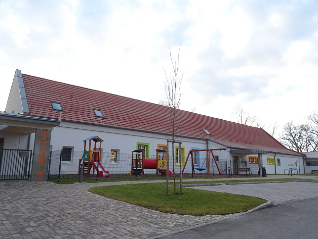 Heiligenkreuz, Bildungszentrum