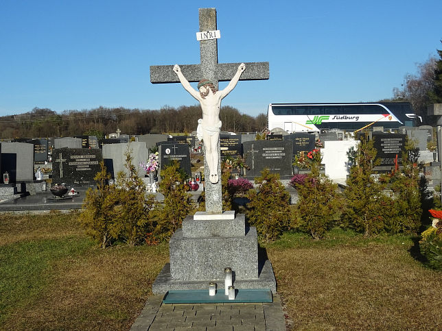 Heiligenkreuz, Friedhofskreuz