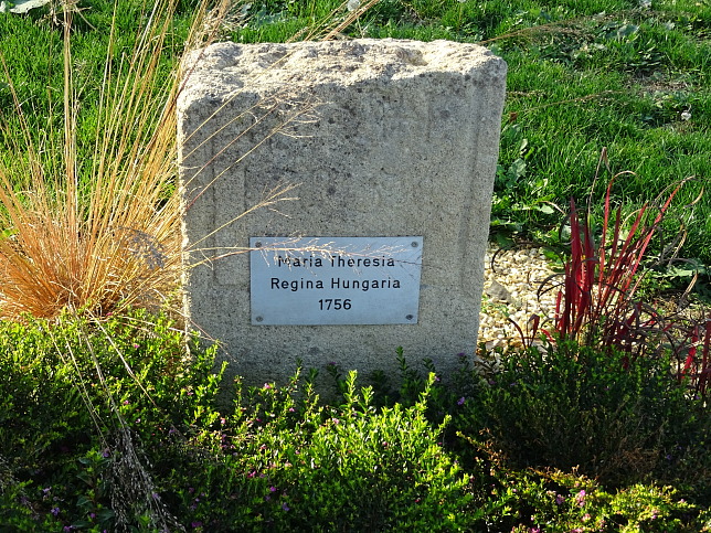 Henndorf, Maria Theresia-Stein