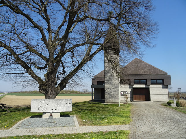 Hll, Kirche
