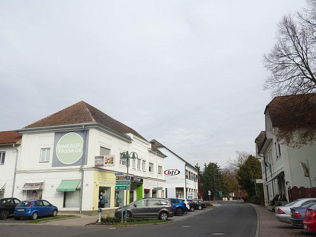 Jennersdorf, Einkaufspassage