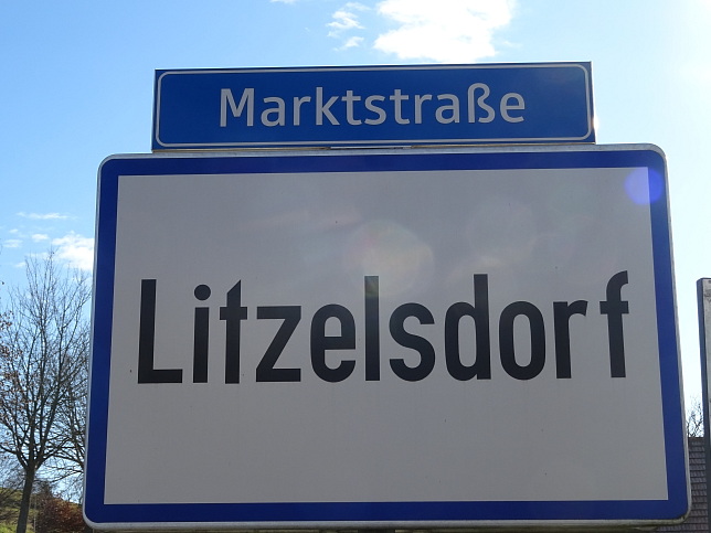 Litzelsdorf, Ortstafel