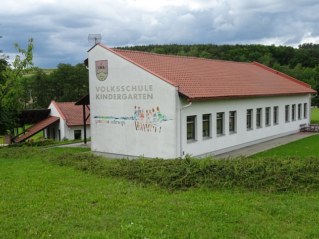 Mariasdorf, Volksschule und Kindergarten
