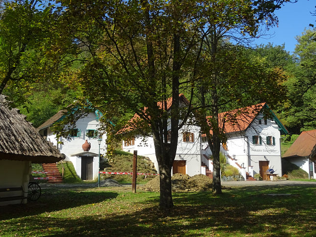 Moschendorf, Vinothek