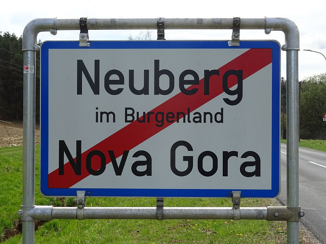 Neuberg, Ortstafel