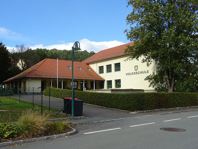 Neuhaus am Klausenbach, Volksschule