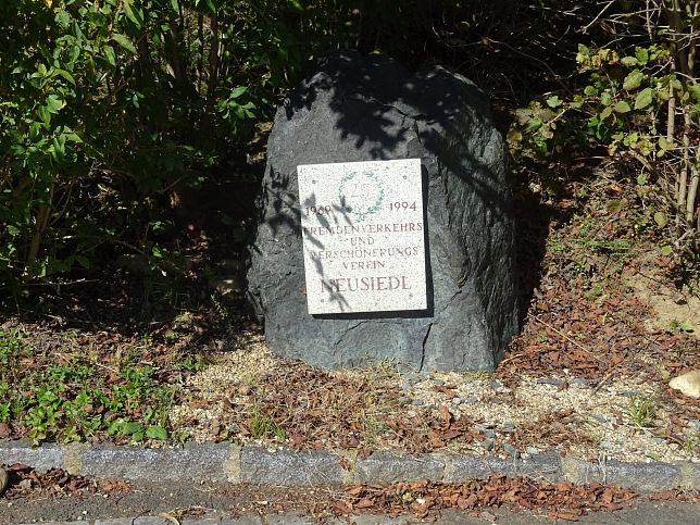 Neusiedl bei Gssing, Gedenkstein Verschnerungsverein