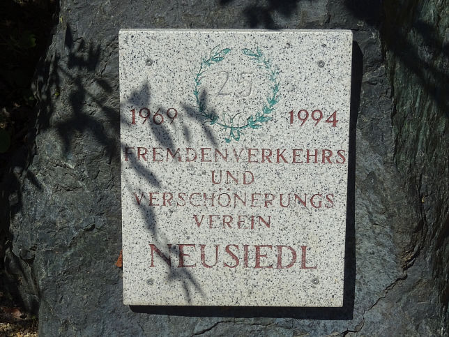 Neusiedl bei Gssing, Gedenkstein Verschnerungsverein