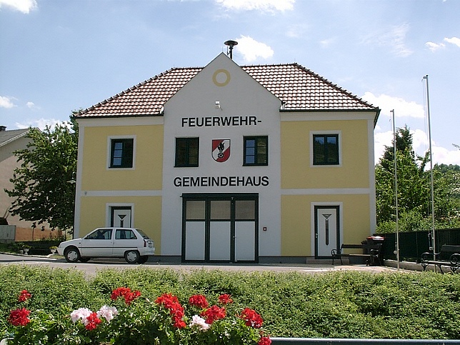 Rettenbach, Feuerwehr u. Gemeindehaus