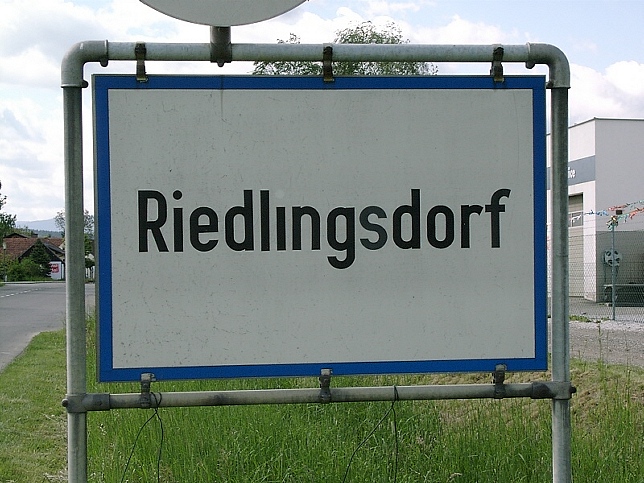 Riedlingsdorf, Ortstafel