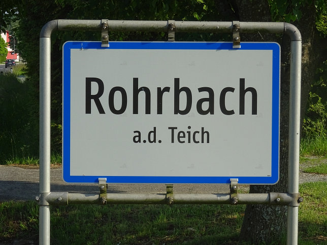 Rohrbach an der Teich, Ortstafel