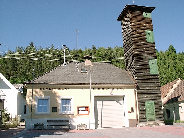 Tauchen, Gemeindeamt und Feuerwehr
