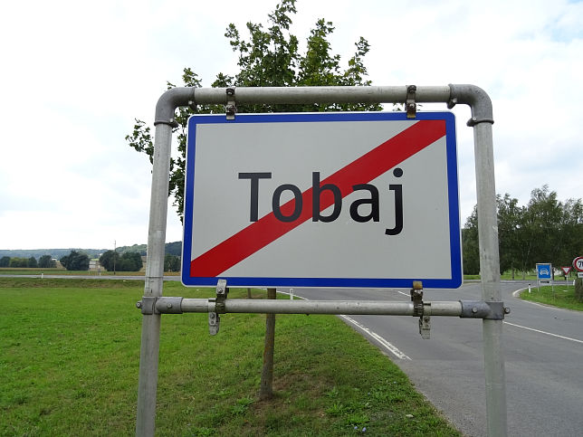 Tobaj, Ortstafel