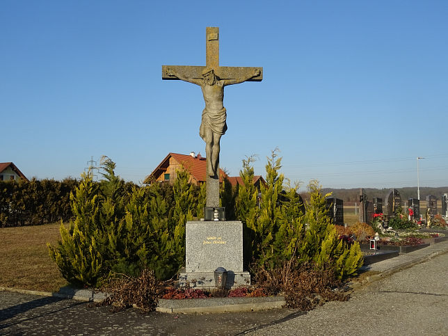 Tobaj, Friedhofskreuz